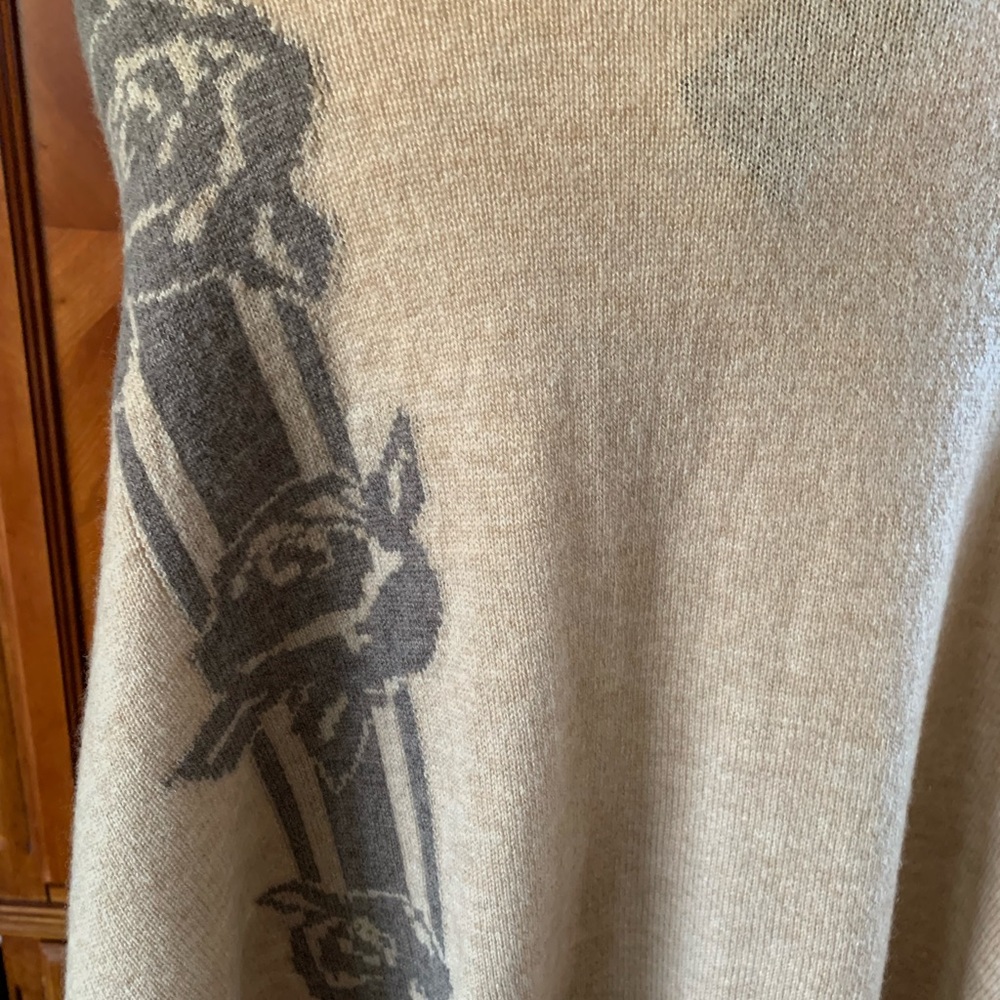 Sweater - Picture 3 of 5